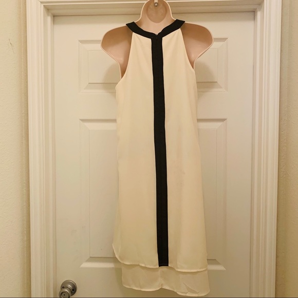 Monteau Sleeveless Dress - Picture 2 of 4